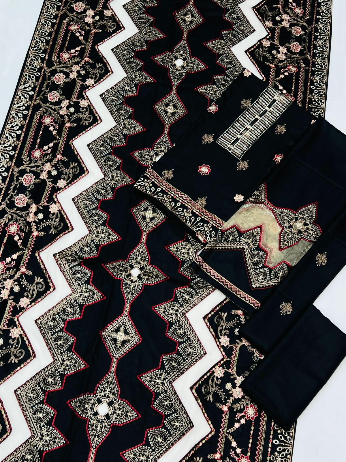 Embroidered Dhanak 3-Piece Suit with Embroidered Net Shawl - D-033