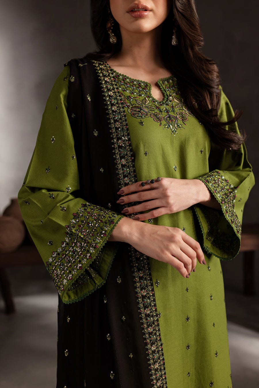 Embroidered Dhanak 3-Piece Suit with Embroidered Shawl - BL-082